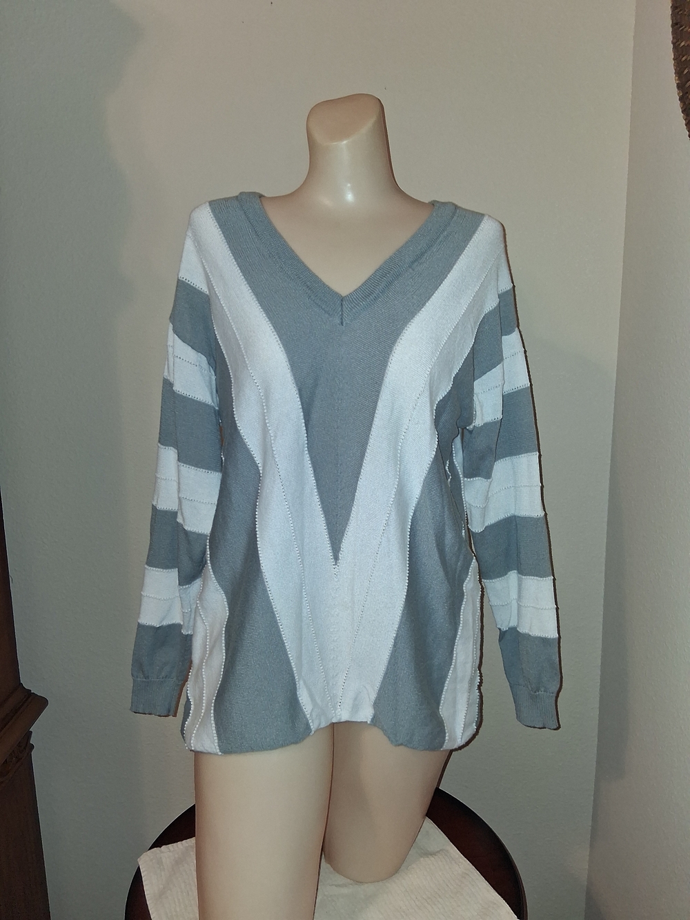Women’s V-Neck Gray & White Chevron Sweater